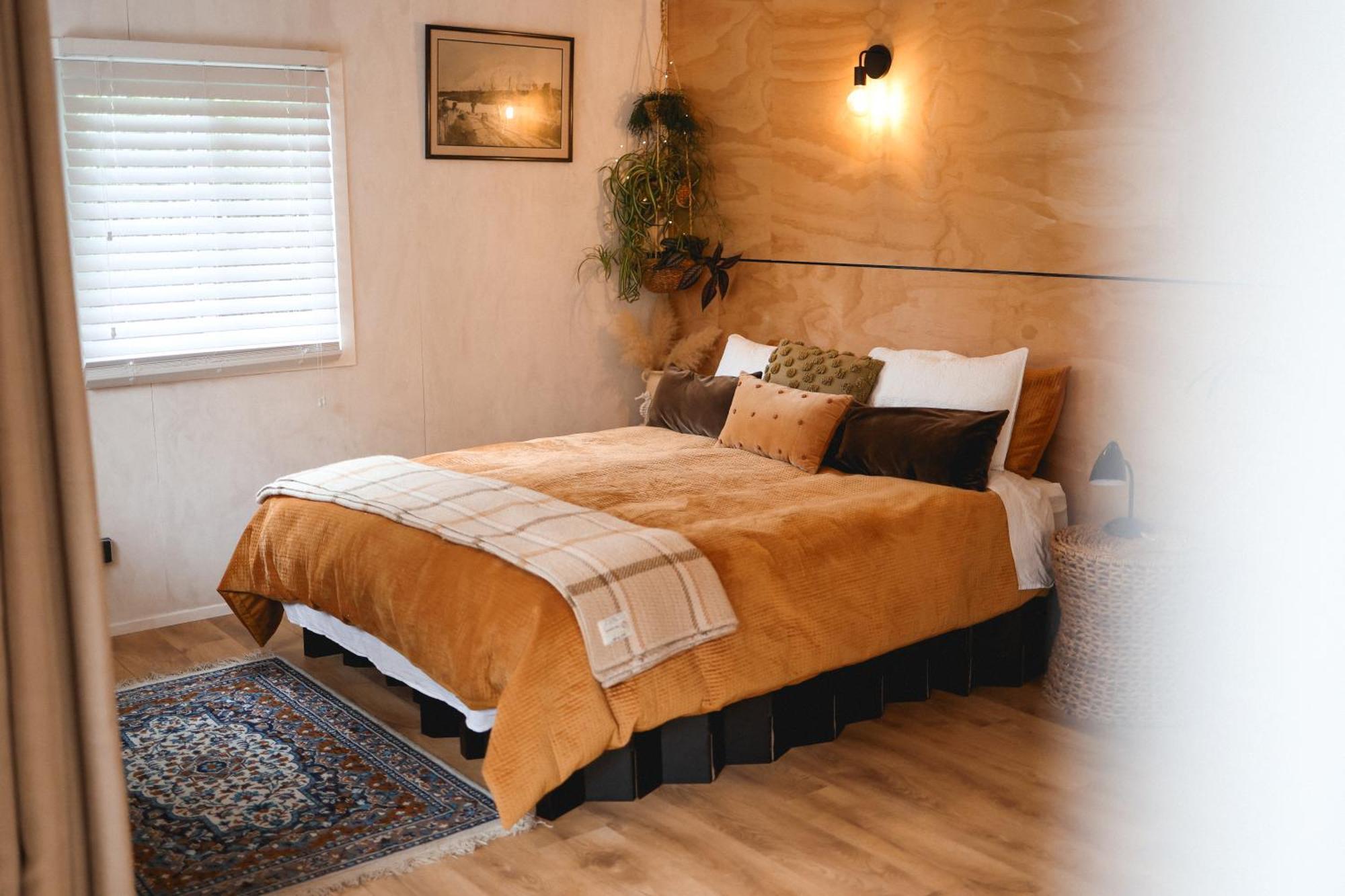 Kaitake Kabana - Unique, Off-Grid, Studio Retreat Oakura Exteriör bild